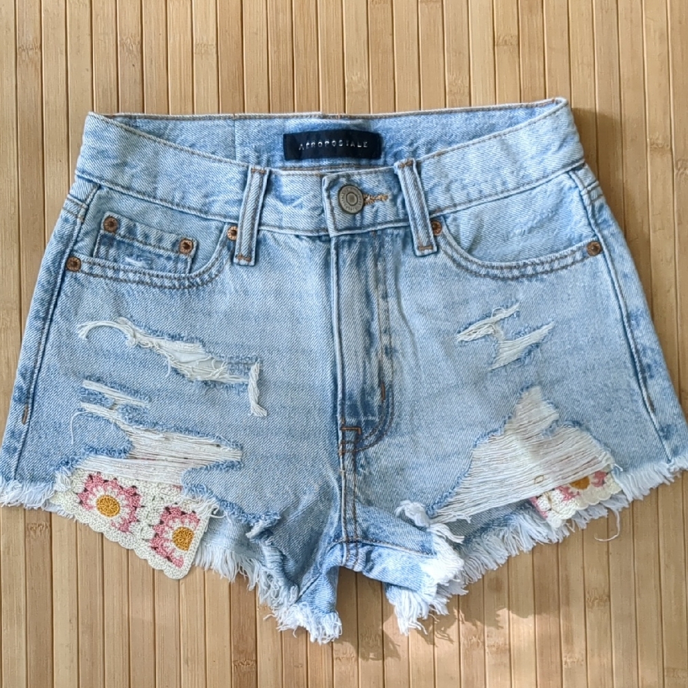 Aeropostale Vintage High Rise Shorty Jean Shorts With Crochet Pockets, Size 000
